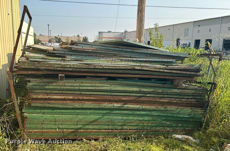 image for item DJ6293 Approximately 190 pole barn wall sections