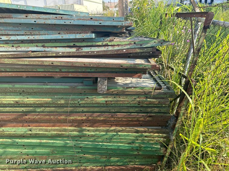 image for item DJ6293 Approximately 190 pole barn wall sections