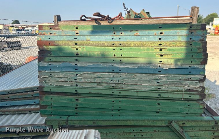 image for item DJ6293 Approximately 190 pole barn wall sections