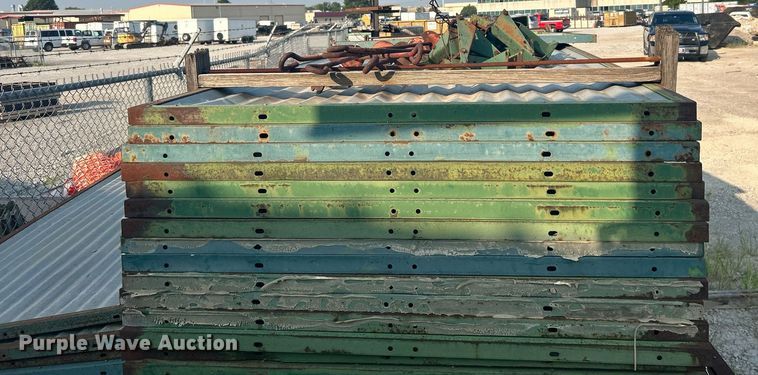 image for item DJ6293 Approximately 190 pole barn wall sections