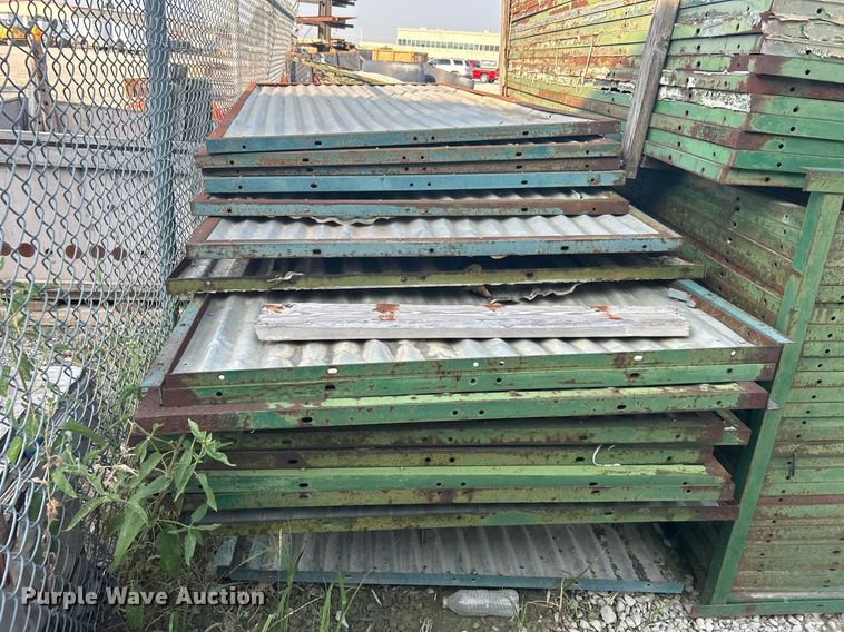 image for item DJ6293 Approximately 190 pole barn wall sections