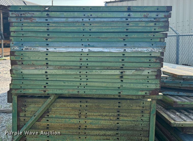 image for item DJ6293 Approximately 190 pole barn wall sections