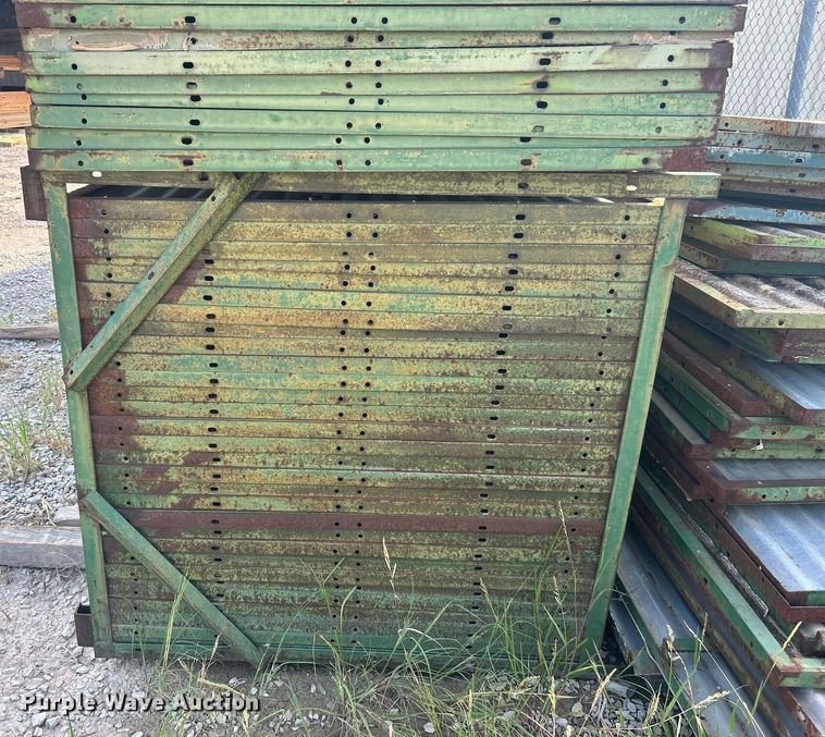 image for item DJ6293 Approximately 190 pole barn wall sections