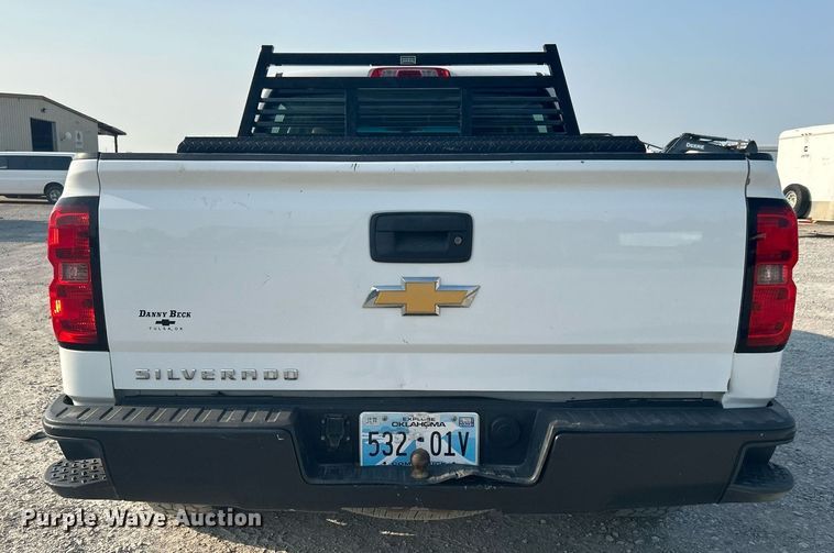 image for item DJ6295 2015 Chevrolet Silverado 1500  Crew Cab pickup truck