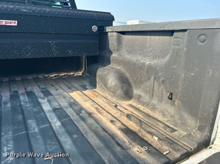 image for item DJ6295 2015 Chevrolet Silverado 1500  Crew Cab pickup truck