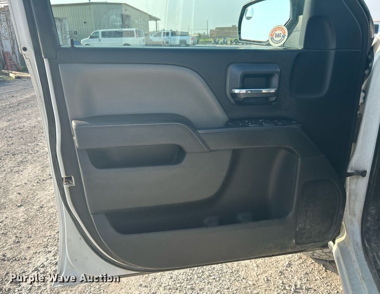 image for item DJ6295 2015 Chevrolet Silverado 1500  Crew Cab pickup truck