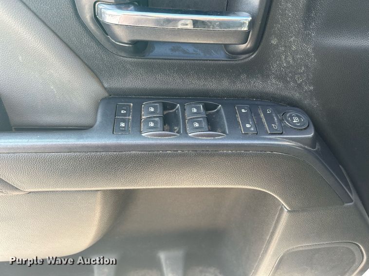 image for item DJ6295 2015 Chevrolet Silverado 1500  Crew Cab pickup truck