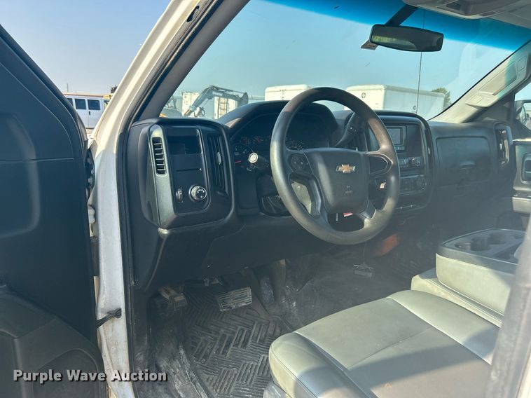 image for item DJ6295 2015 Chevrolet Silverado 1500  Crew Cab pickup truck