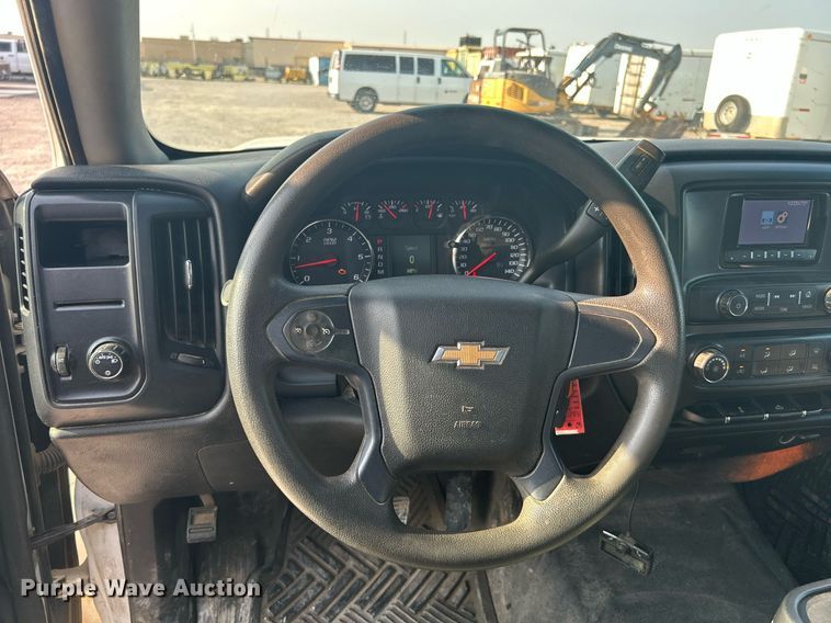 image for item DJ6295 2015 Chevrolet Silverado 1500  Crew Cab pickup truck