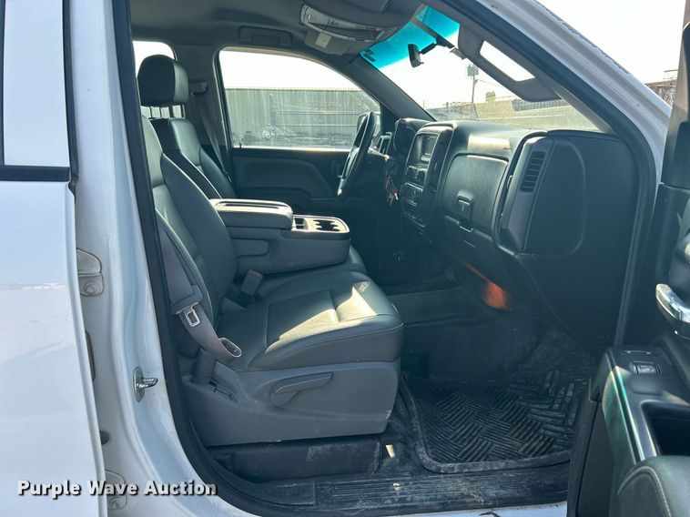 image for item DJ6295 2015 Chevrolet Silverado 1500  Crew Cab pickup truck