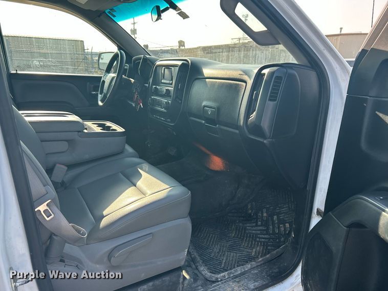 image for item DJ6295 2015 Chevrolet Silverado 1500  Crew Cab pickup truck