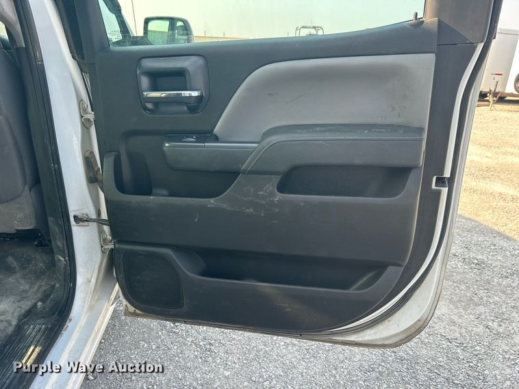 image for item DJ6295 2015 Chevrolet Silverado 1500  Crew Cab pickup truck