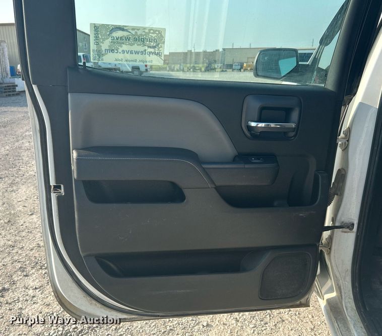 image for item DJ6295 2015 Chevrolet Silverado 1500  Crew Cab pickup truck