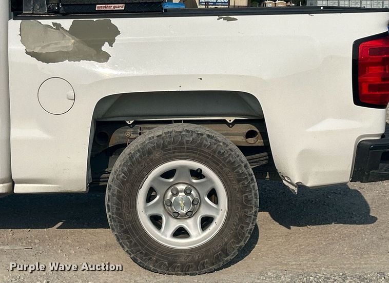 image for item DJ6295 2015 Chevrolet Silverado 1500  Crew Cab pickup truck