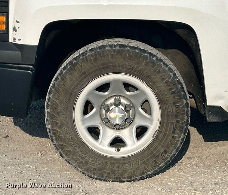 image for item DJ6295 2015 Chevrolet Silverado 1500  Crew Cab pickup truck