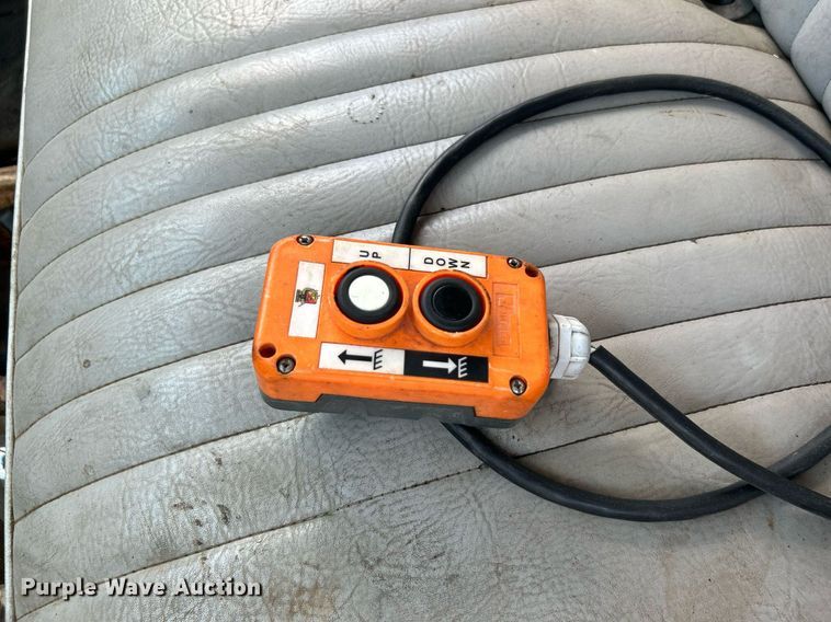 image for item DJ6297 1997 Ford F450 Super Duty  dump truck