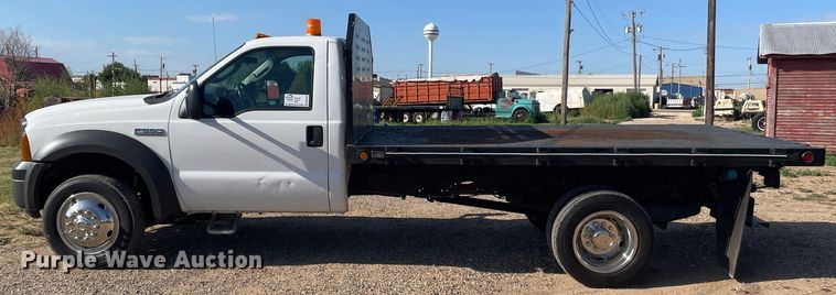image for item DK2494 2005 Ford F550 Super Duty  flatbed truck