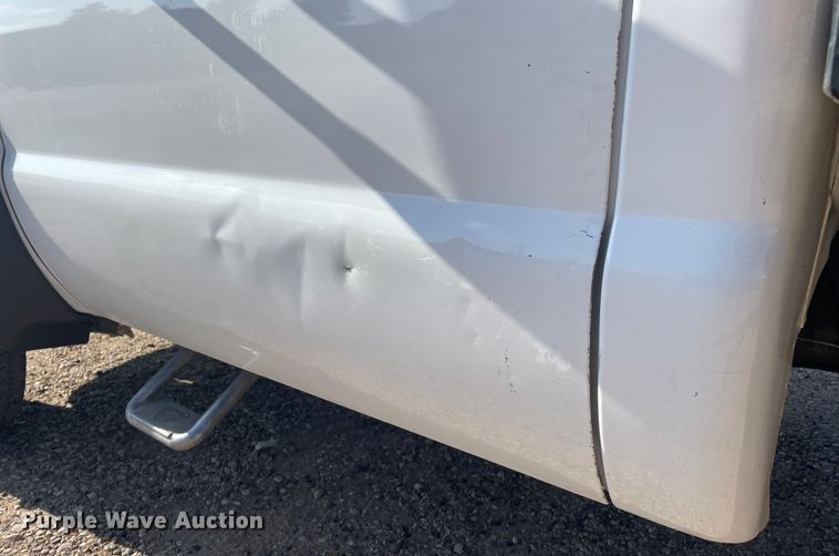 image for item DK2494 2005 Ford F550 Super Duty  flatbed truck