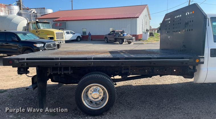 image for item DK2494 2005 Ford F550 Super Duty  flatbed truck