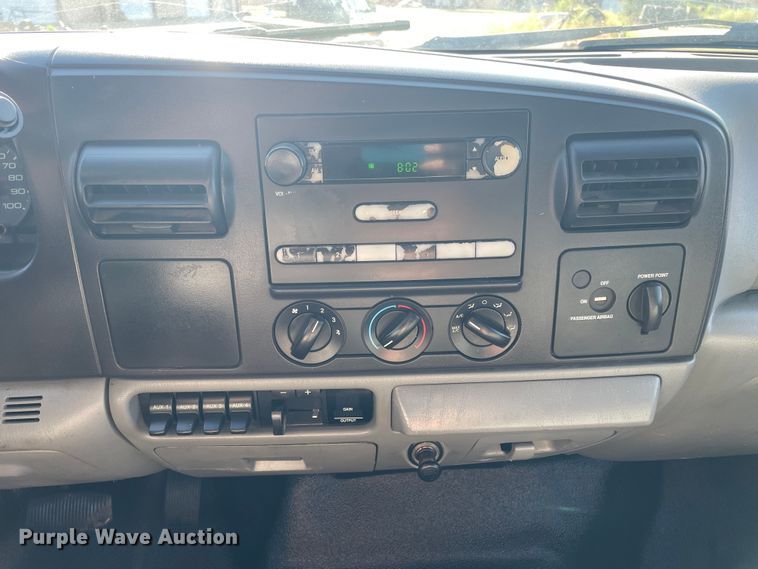 image for item DK2494 2005 Ford F550 Super Duty  flatbed truck