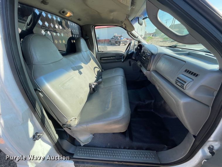 image for item DK2494 2005 Ford F550 Super Duty  flatbed truck