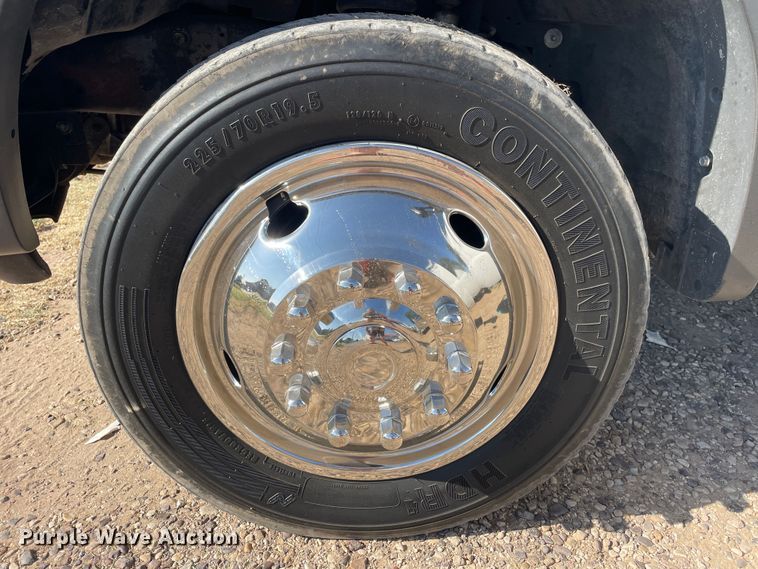 image for item DK2494 2005 Ford F550 Super Duty  flatbed truck