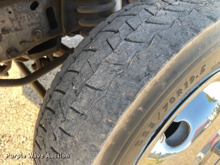 image for item DK2494 2005 Ford F550 Super Duty  flatbed truck