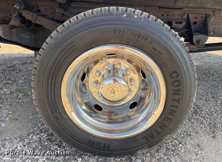 image for item DK2494 2005 Ford F550 Super Duty  flatbed truck