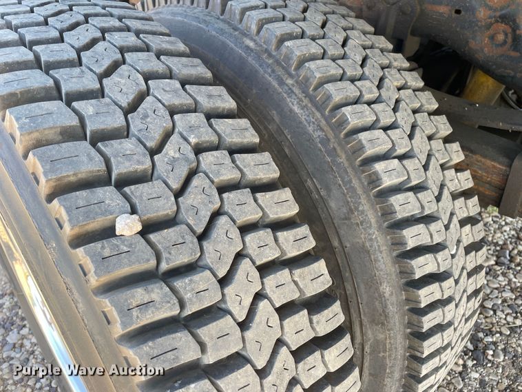 image for item DK2494 2005 Ford F550 Super Duty  flatbed truck