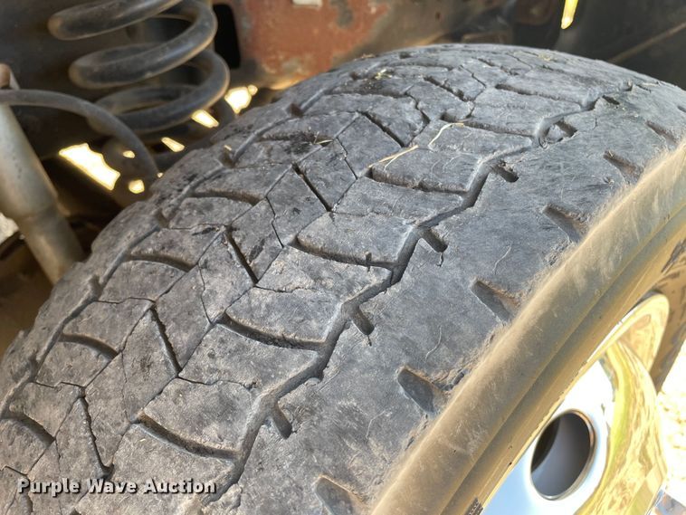 image for item DK2494 2005 Ford F550 Super Duty  flatbed truck