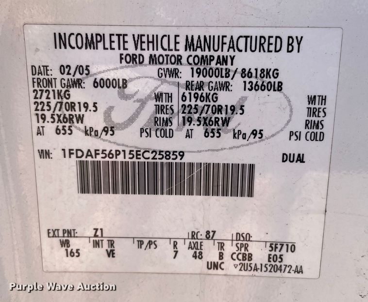 image for item DK2494 2005 Ford F550 Super Duty  flatbed truck