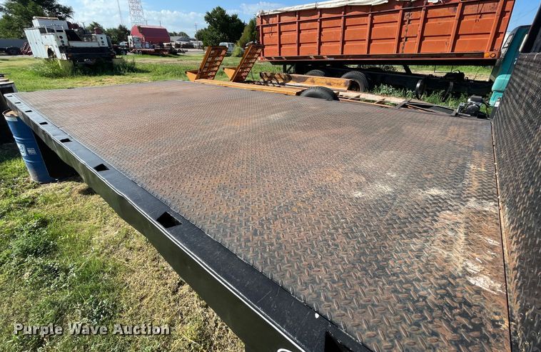 image for item DK2497 Omaha  flatbed