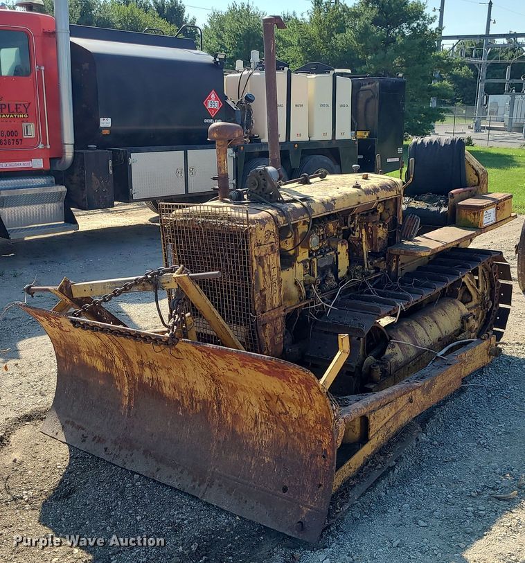 image for item DK4031 Caterpillar D2  dozer