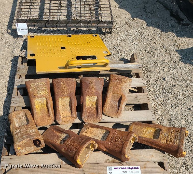 image for item DK4037 Caterpillar 349  excavator parts