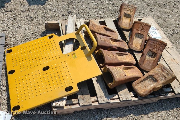 image for item DK4037 Caterpillar 349  excavator parts