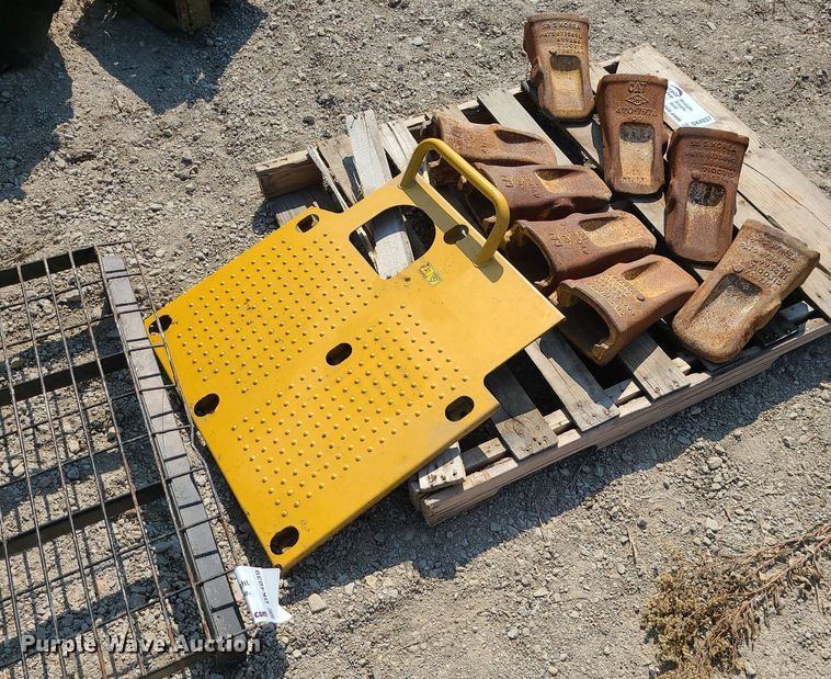 image for item DK4037 Caterpillar 349  excavator parts