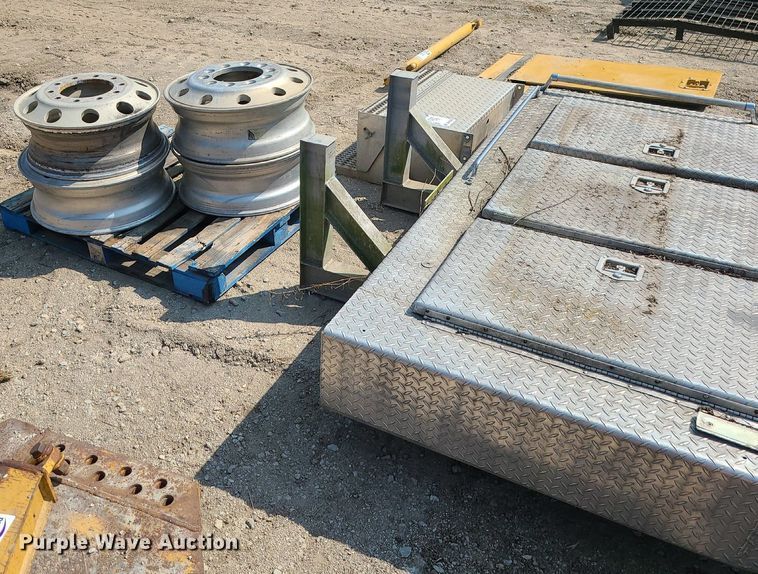 image for item DK4040 Truck parts and accessories