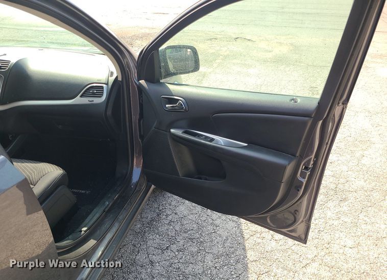 image for item DK4063 2015 Dodge Journey SXT  SUV