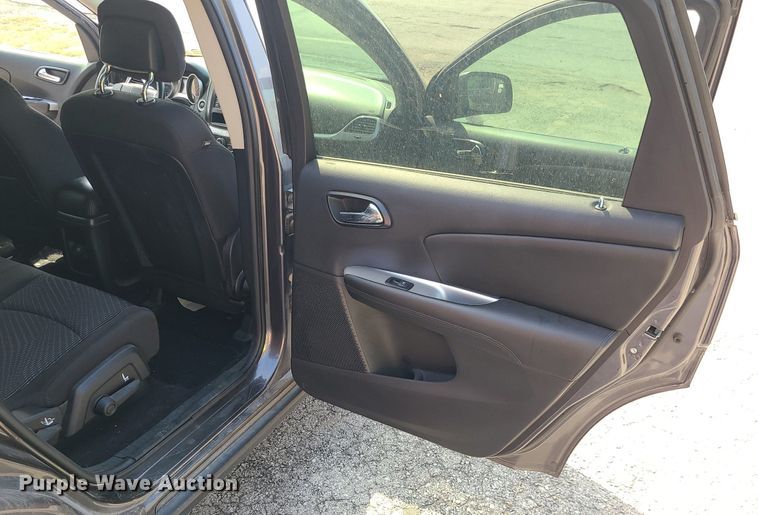 image for item DK4063 2015 Dodge Journey SXT  SUV