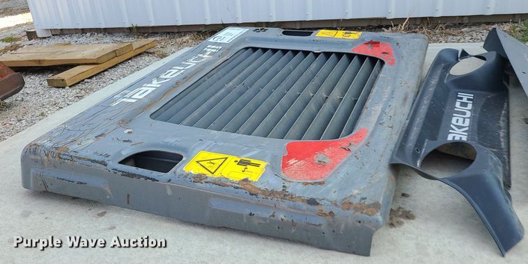 image for item DK4065 Takeuchi TL10  engine cover