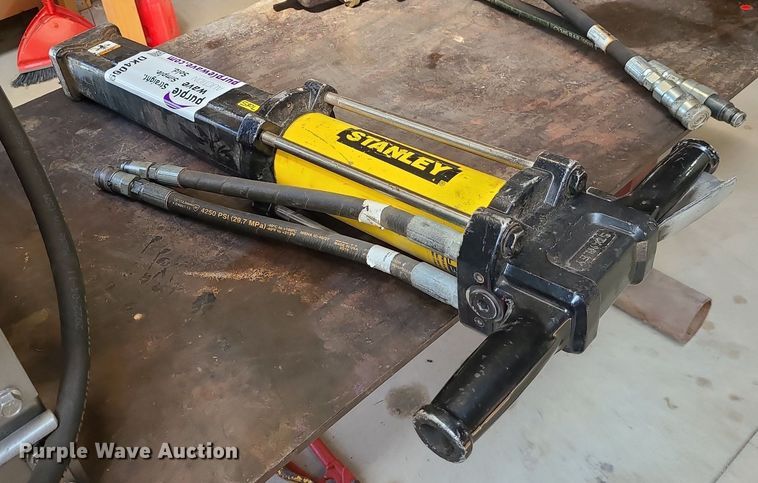 image for item DK4069 Stanley Spl31   spike puller