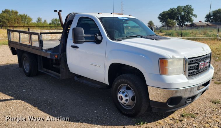 image for item DK6511 2014 GMC Sierra 3500HD  flatbed pickup truck