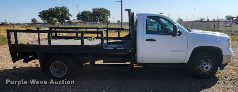 image for item DK6511 2014 GMC Sierra 3500HD  flatbed pickup truck
