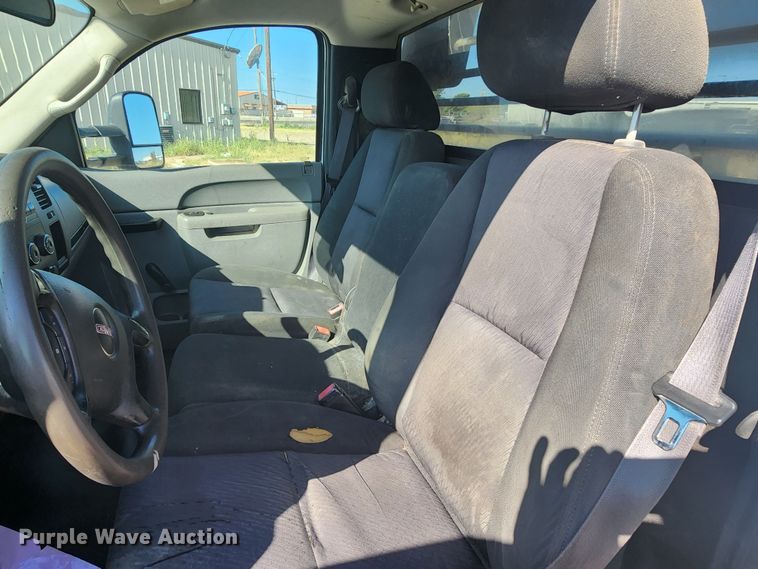 image for item DK6511 2014 GMC Sierra 3500HD  flatbed pickup truck