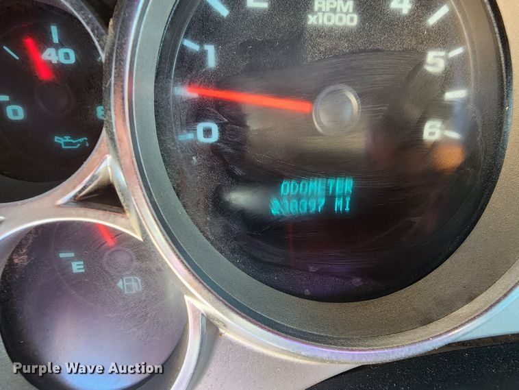 image for item DK6511 2014 GMC Sierra 3500HD  flatbed pickup truck