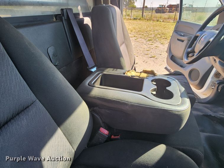 image for item DK6511 2014 GMC Sierra 3500HD  flatbed pickup truck