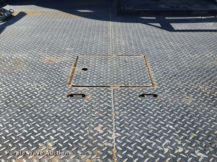 image for item DK6511 2014 GMC Sierra 3500HD  flatbed pickup truck