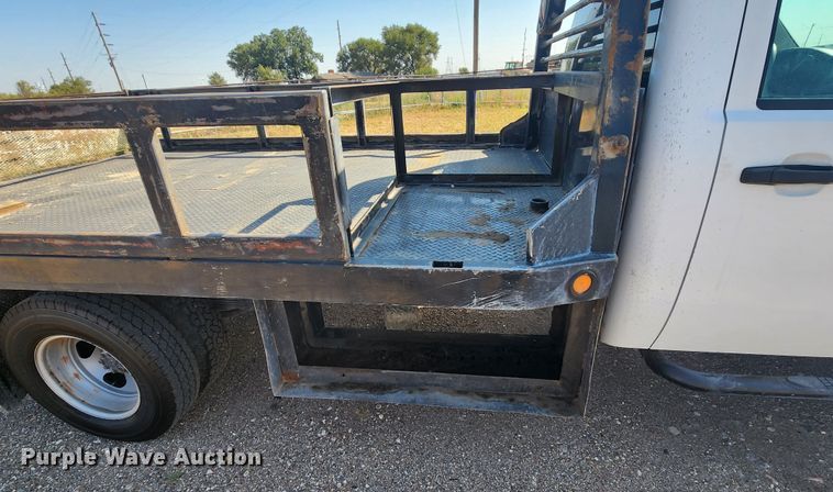 image for item DK6511 2014 GMC Sierra 3500HD  flatbed pickup truck