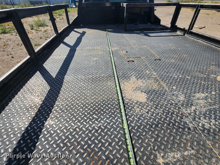 image for item DK6511 2014 GMC Sierra 3500HD  flatbed pickup truck