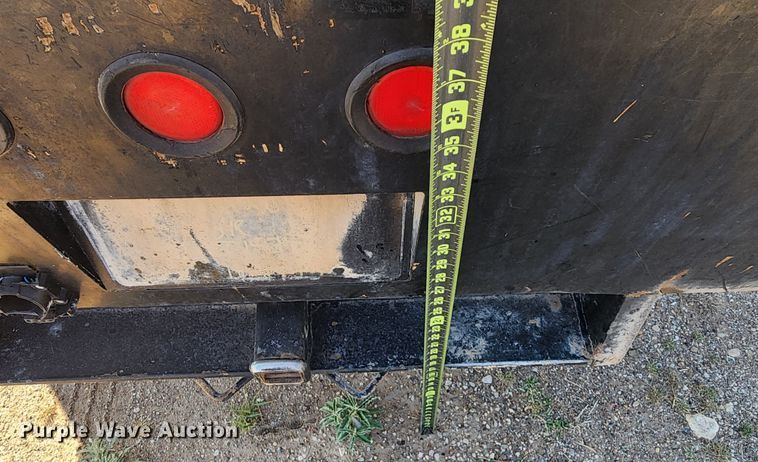 image for item DK6511 2014 GMC Sierra 3500HD  flatbed pickup truck